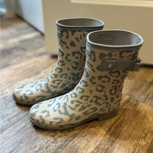 Hunter rain boots gray leopard